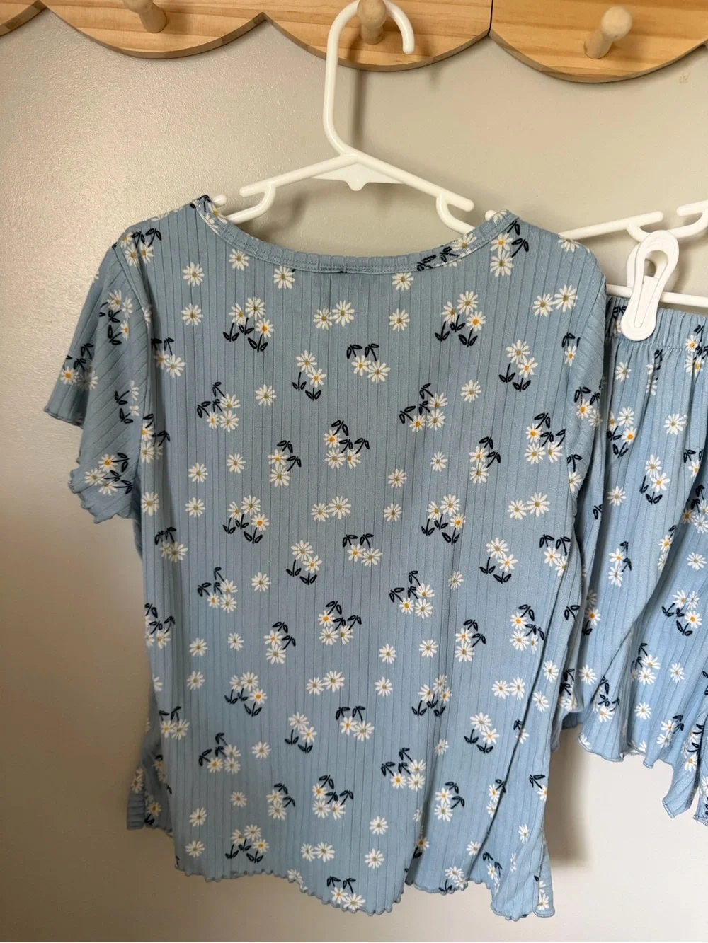 Lily Bleu Blue/White Floral Ribbed 2pc Top & Shorts Set Size 12 V-Neck